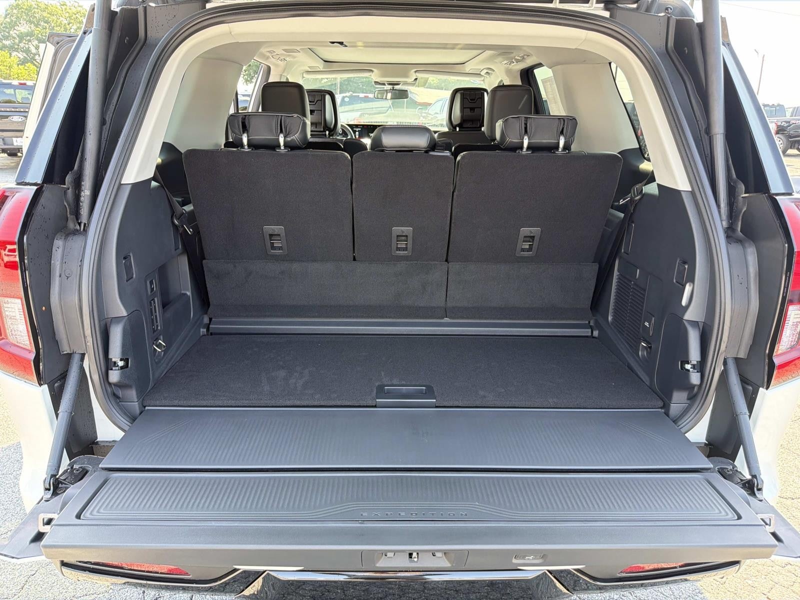 2027 Ford Expedition PLATINUM 4X4