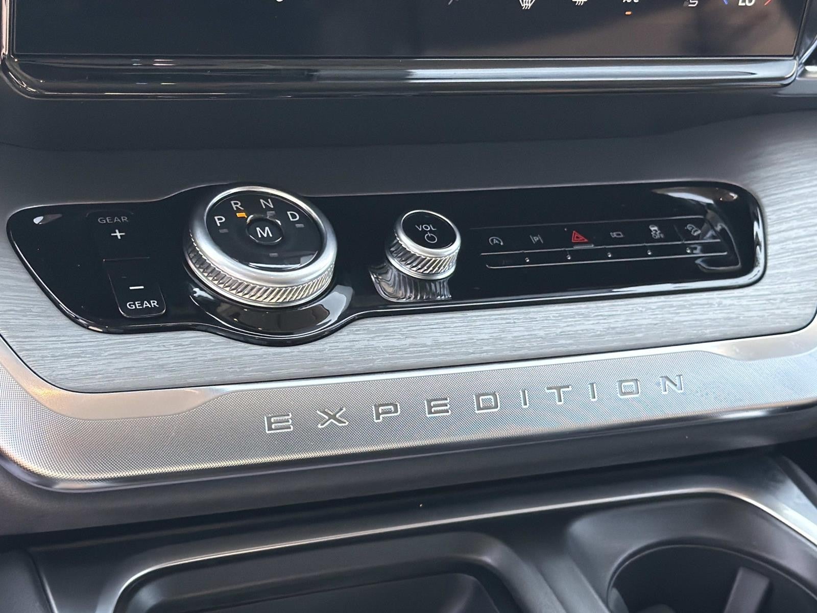 2027 Ford Expedition PLATINUM 4X4