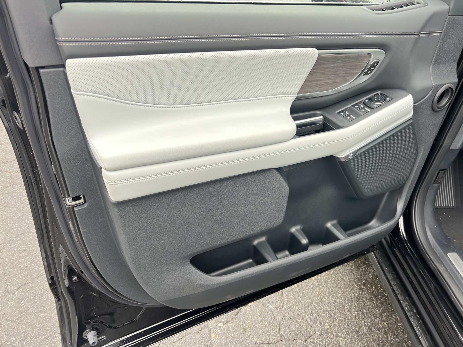 2026 Ford Expedition PLATINUM 4X4