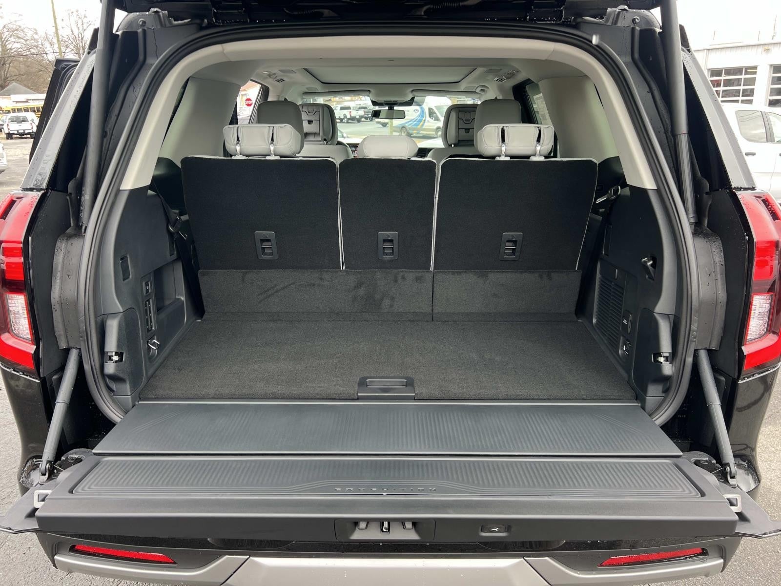 2026 Ford Expedition PLATINUM 4X4