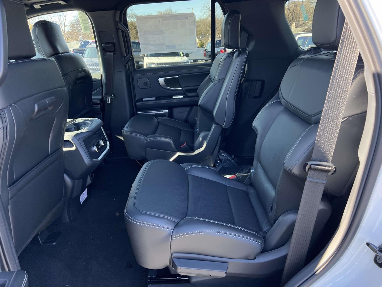 2025 Ford Expedition PLATINUM 4X4