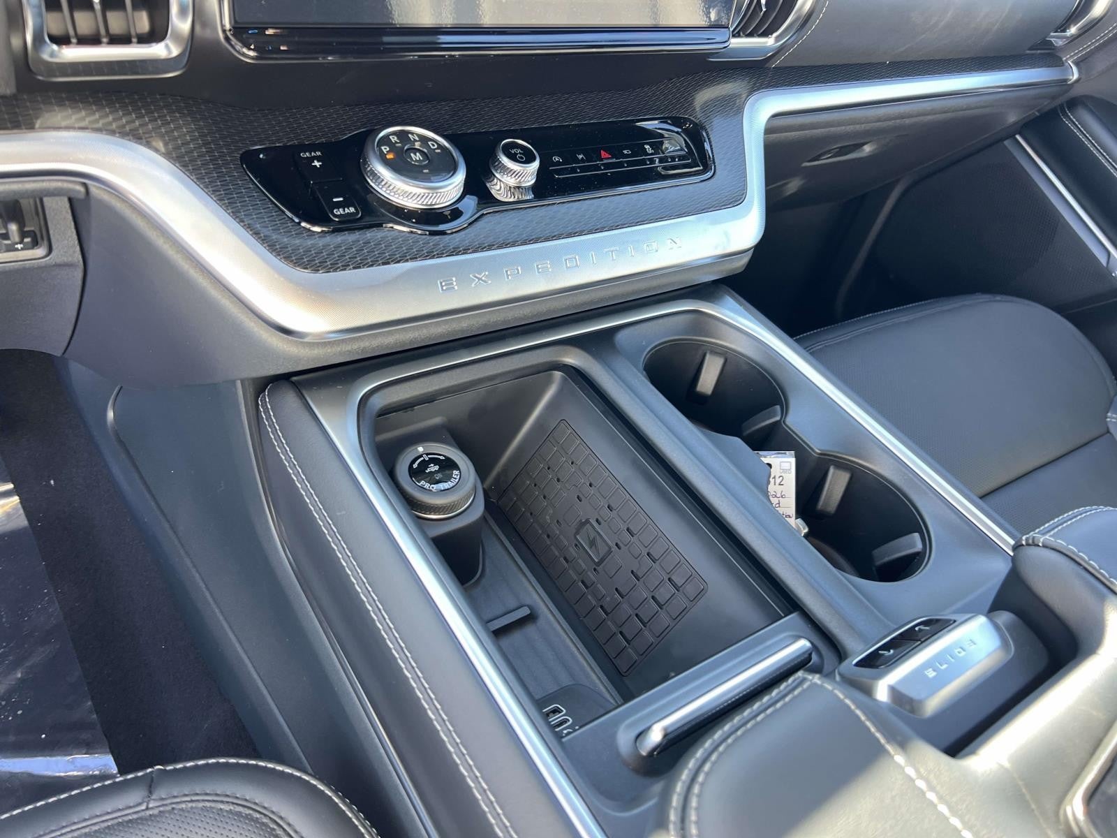 2025 Ford Expedition PLATINUM 4X4