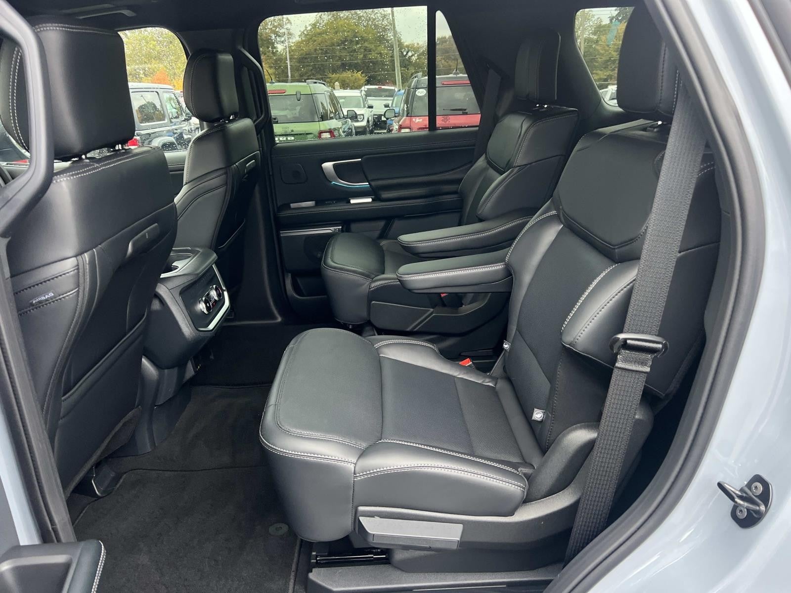 2025 Ford Expedition PLATINUM 4X4