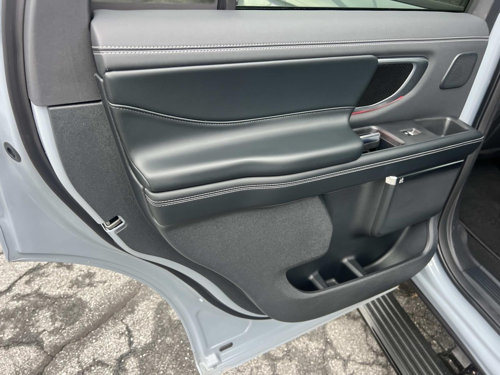 2025 Ford Expedition PLATINUM 4X4