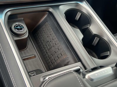 2025 Ford Expedition PLATINUM 4X4