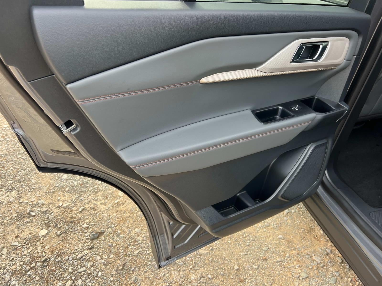 2025 Ford Explorer ACTIVE RWD