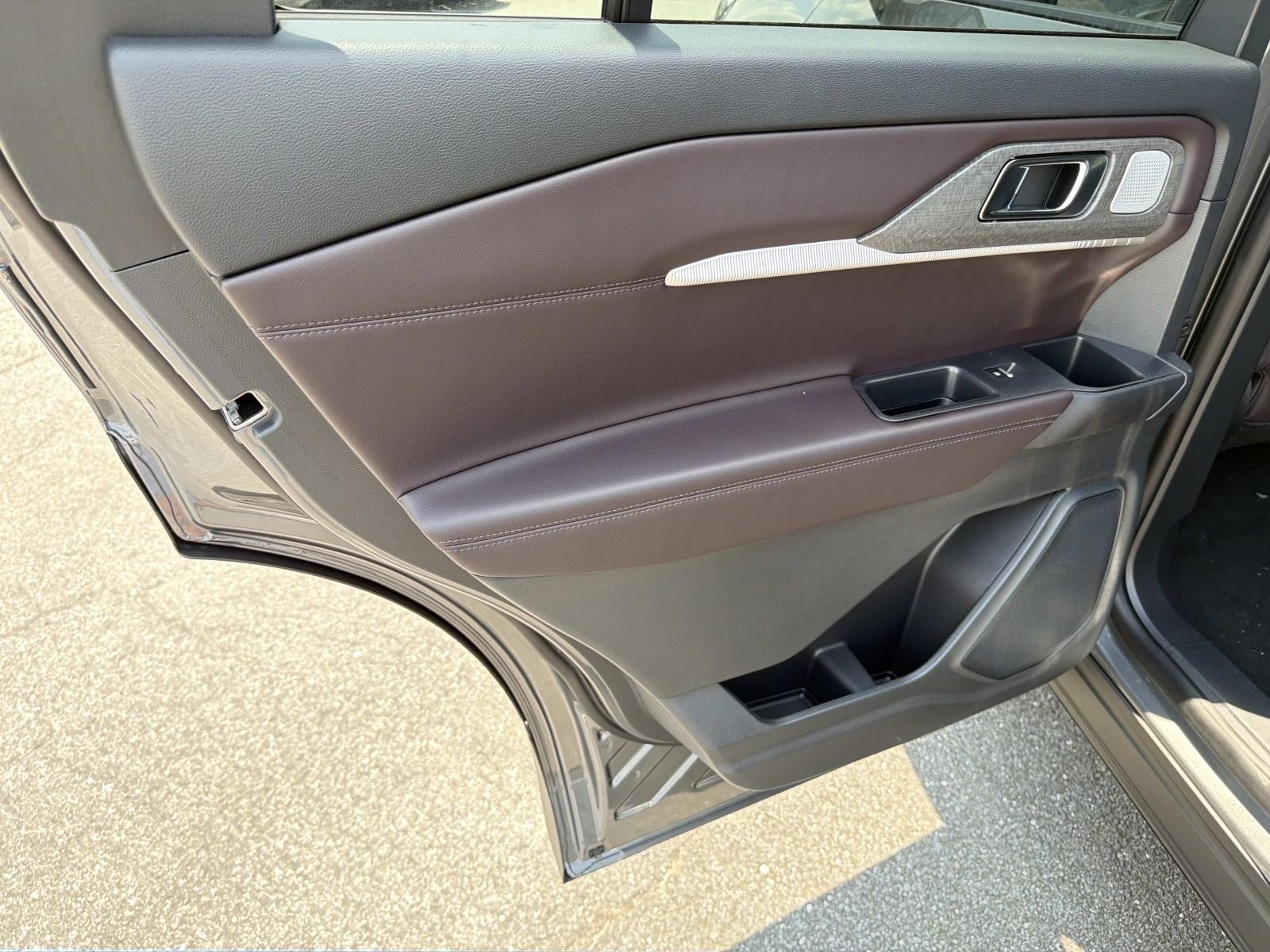 2026 Ford Explorer PLATINUM RWD