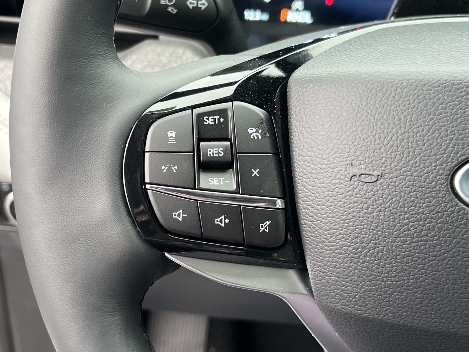 2026 Ford Explorer PLATINUM 4WD