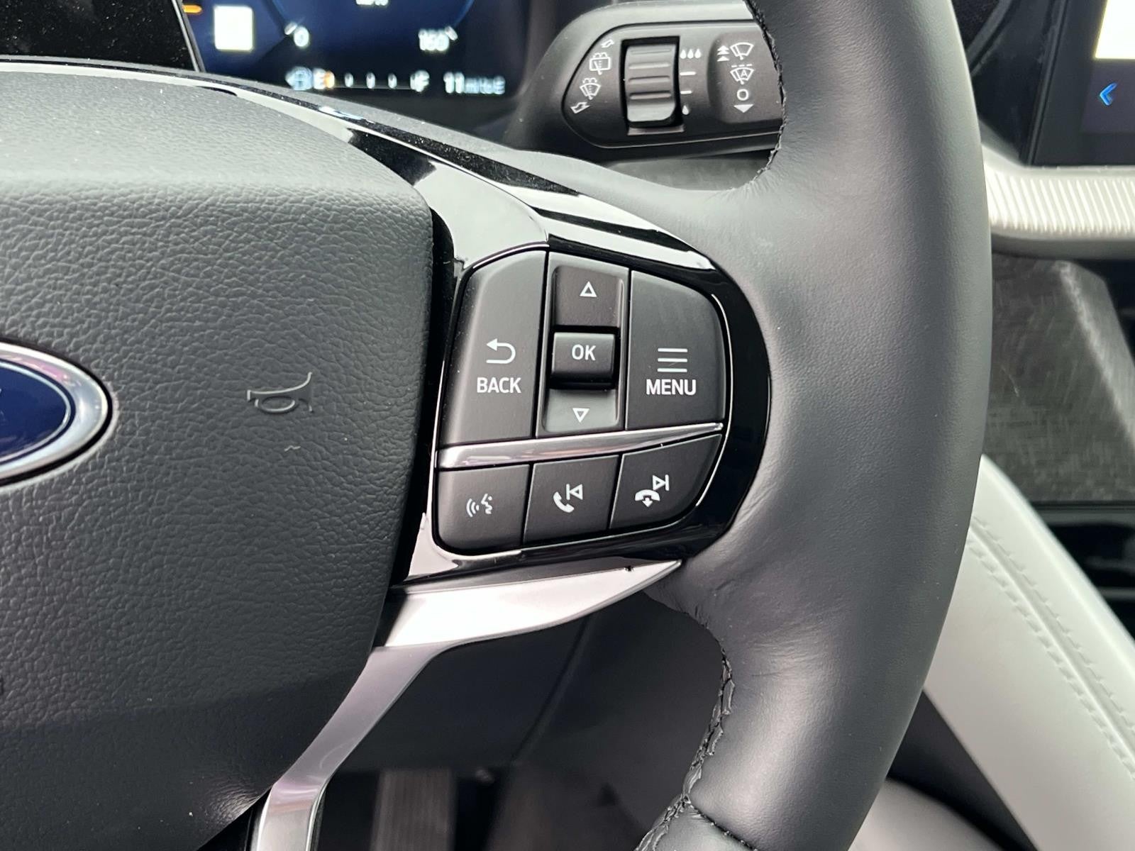 2026 Ford Explorer PLATINUM 4WD