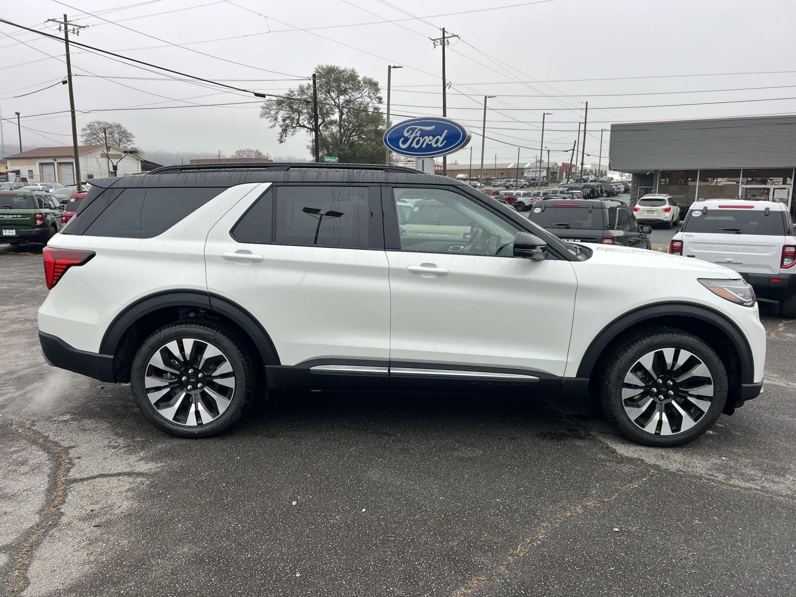 2026 Ford Explorer PLATINUM 4WD