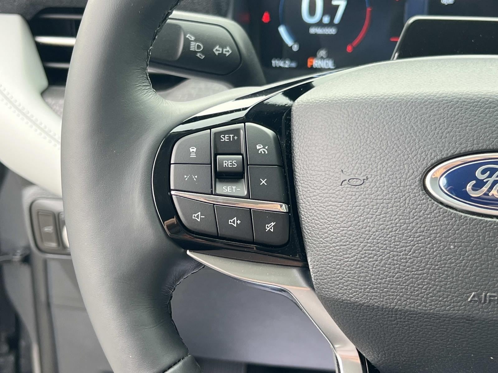 2026 Ford Explorer PLATINUM 4WD