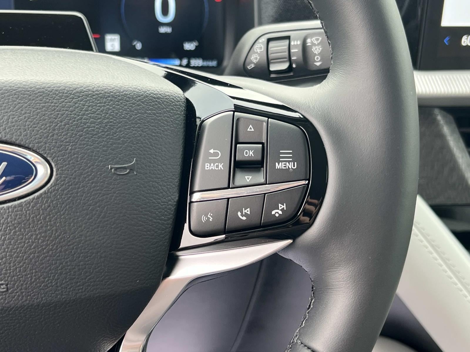 2026 Ford Explorer PLATINUM 4WD