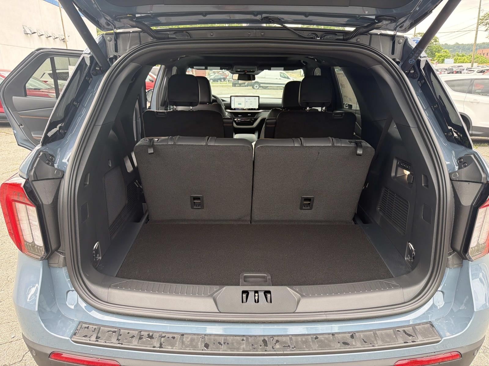 2026 Ford Explorer TREMOR 4WD