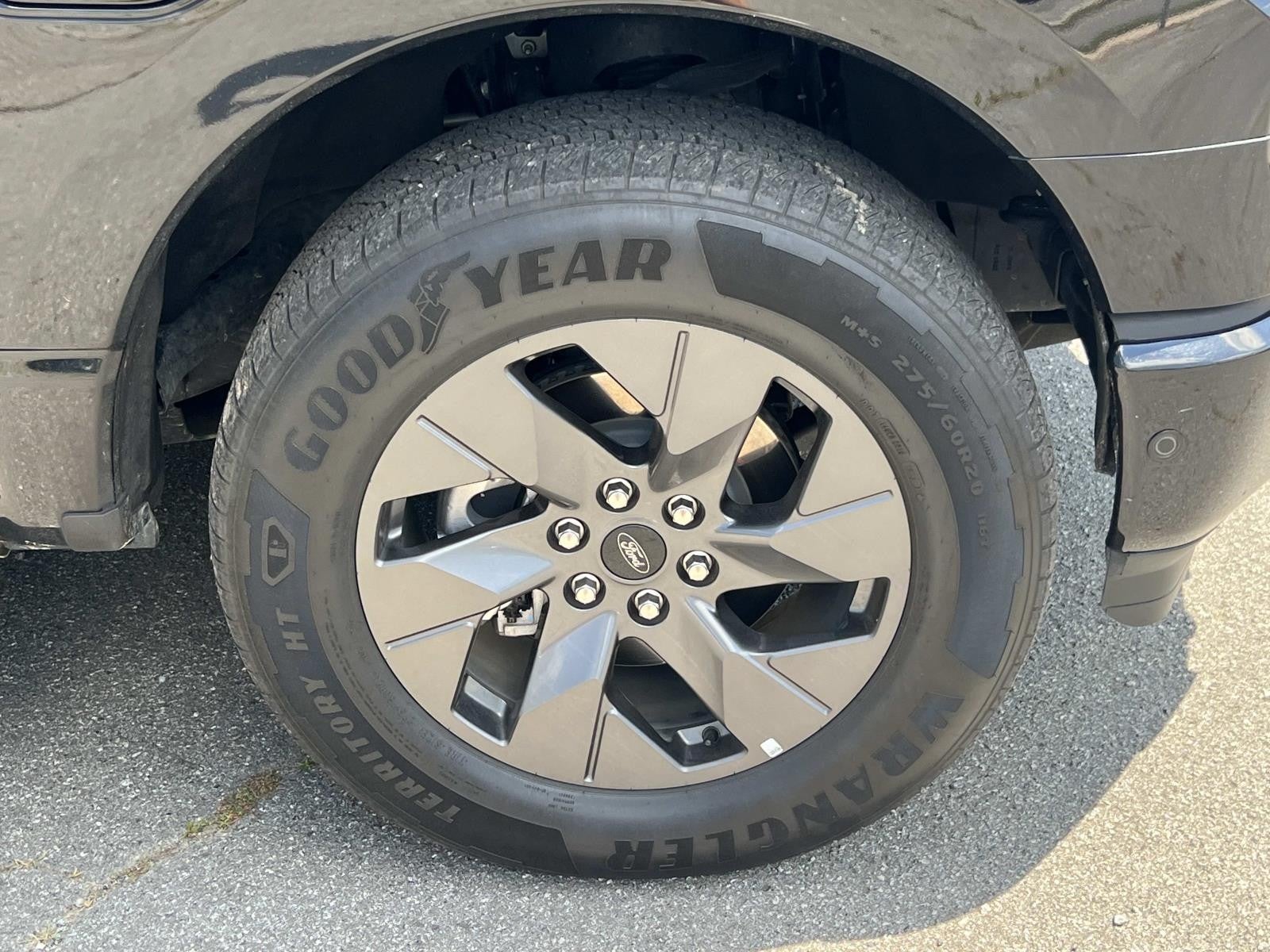 2023 Ford F-150 Lightning LARIAT
