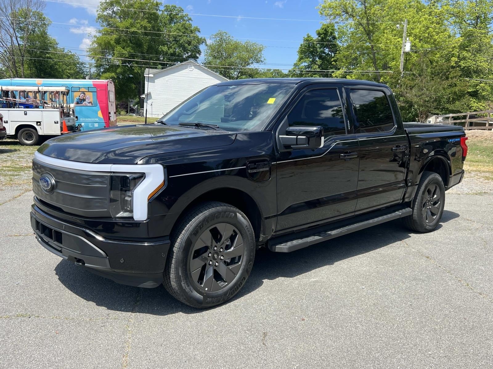 2023 Ford F-150 Lightning LARIAT