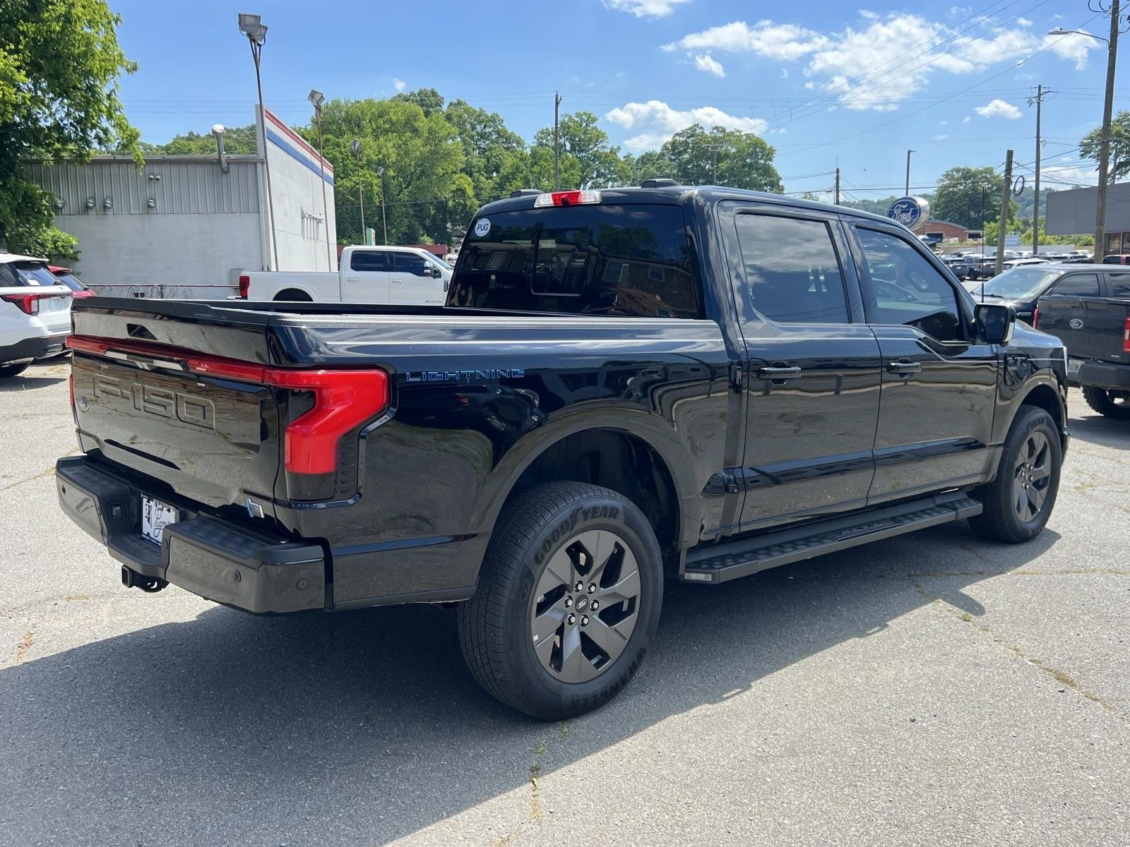 2023 Ford F-150 Lightning LARIAT