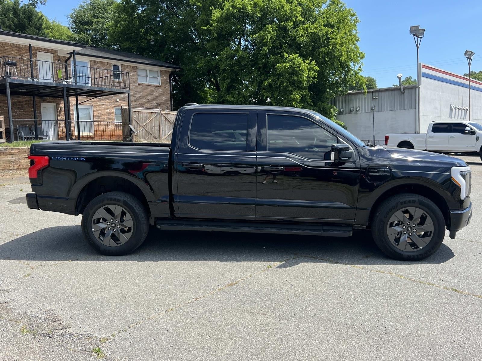 2023 Ford F-150 Lightning LARIAT