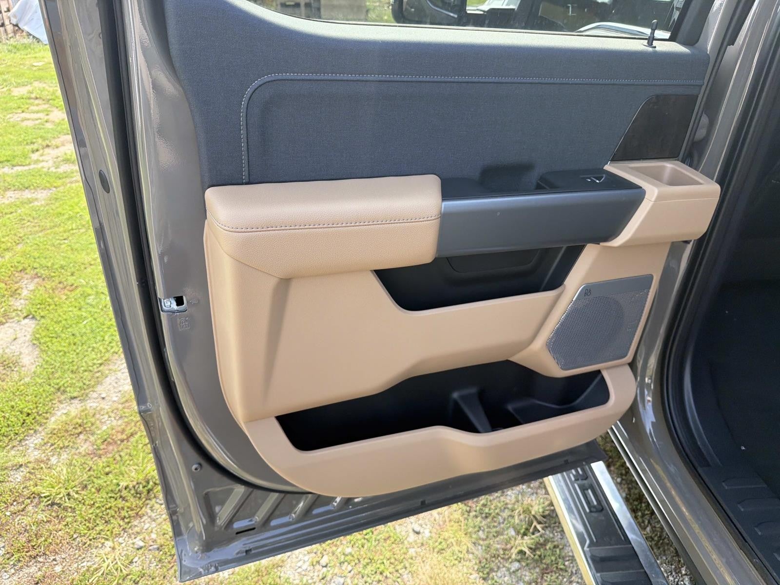 2026 Ford Super Duty F-250 SRW LARIAT 4WD CREW CAB 6.75'