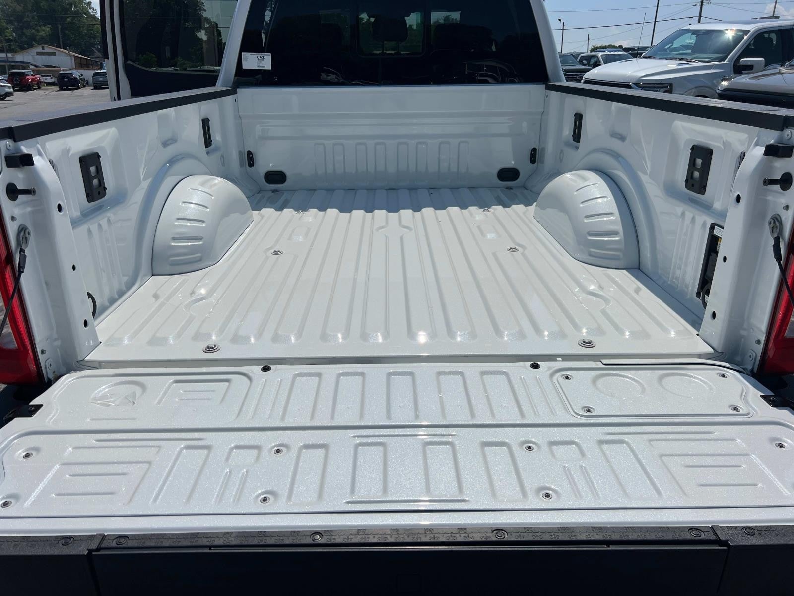 2025 Ford Super Duty F-250 SRW LARIAT 4WD CREW CAB 6.75' PUG PACKAGE