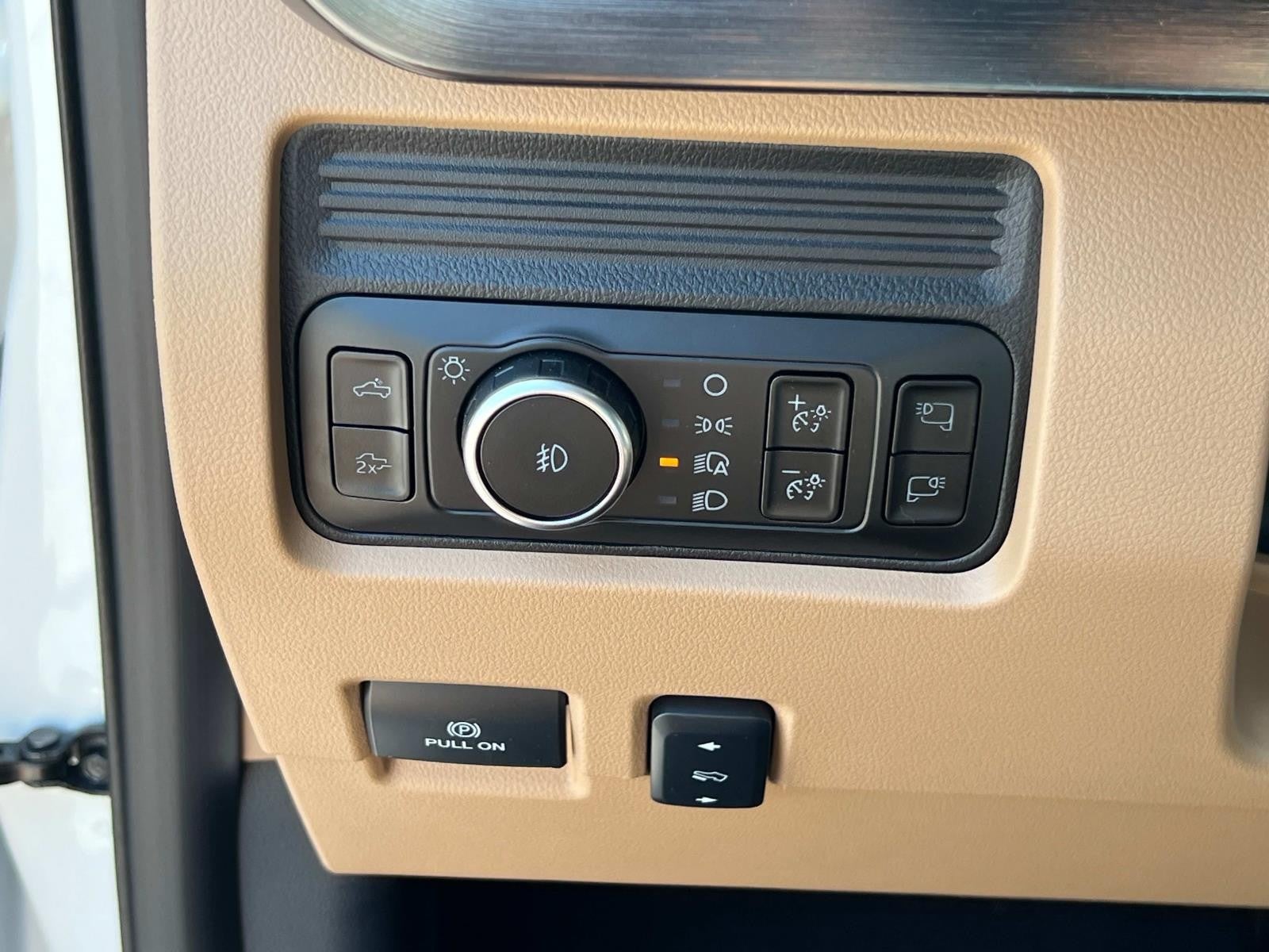 2025 Ford Super Duty F-250 SRW LARIAT 4WD CREW CAB 6.75' PUG PACKAGE