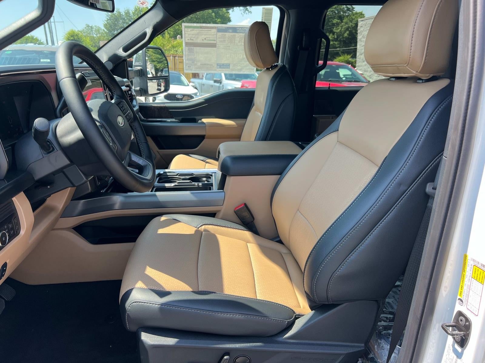 2025 Ford Super Duty F-250 SRW LARIAT 4WD CREW CAB 6.75' PUG PACKAGE