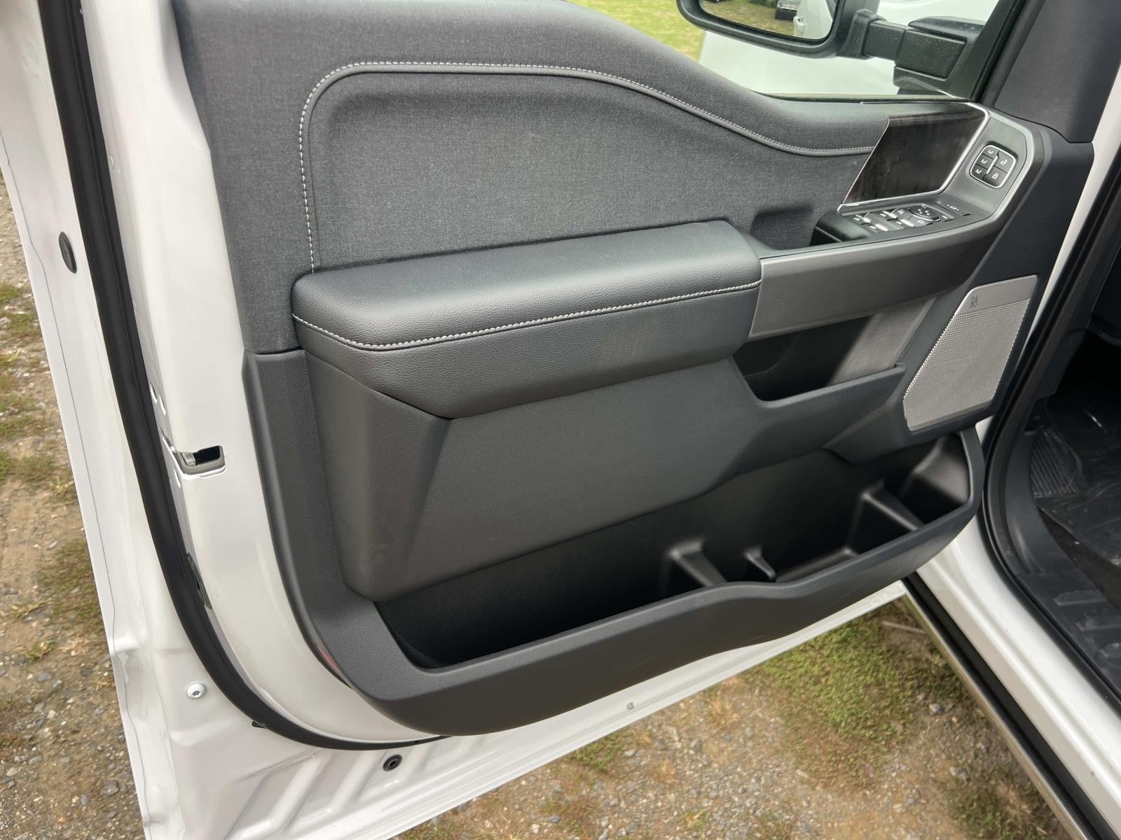 2026 Ford Super Duty F-350 SRW LARIAT 2WD CREW CAB 6.75'