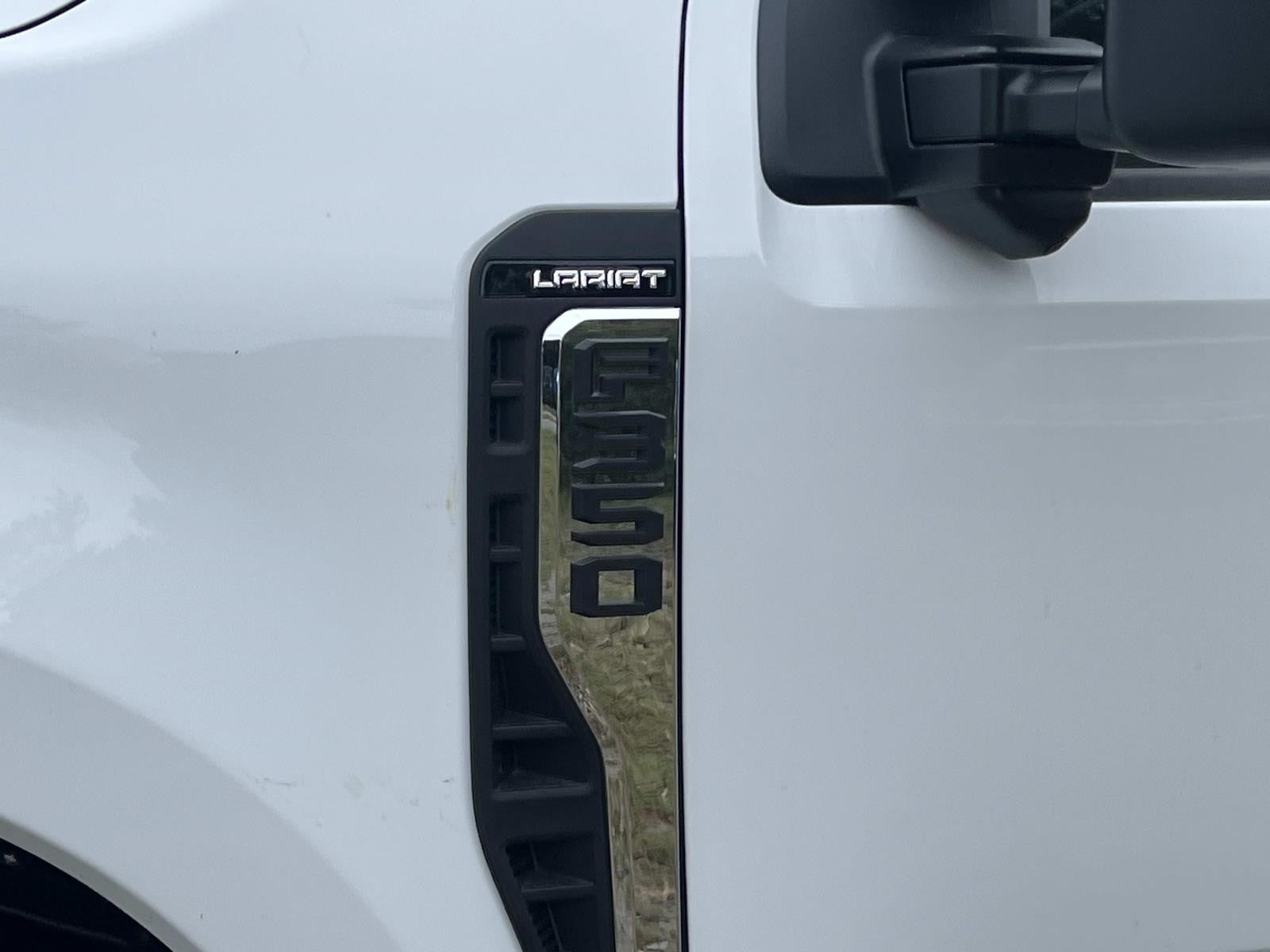 2026 Ford Super Duty F-350 SRW LARIAT 2WD CREW CAB 6.75'