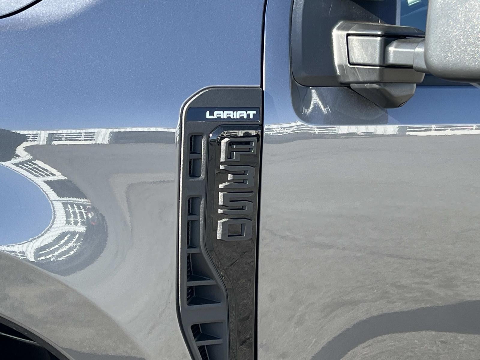 2026 Ford Super Duty F-350 SRW LARIAT 4WD CREW CAB 6.75'