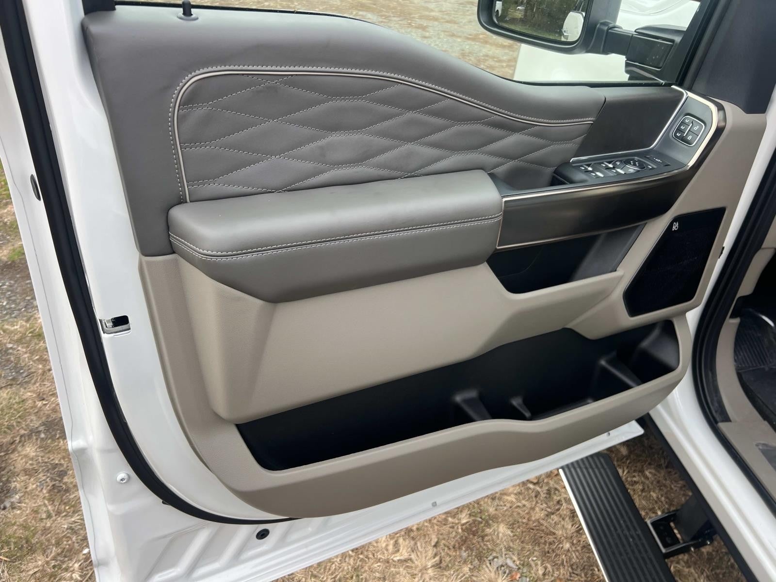 2026 Ford Super Duty F-350 DRW PLATINUM 4WD CREW CAB 8'