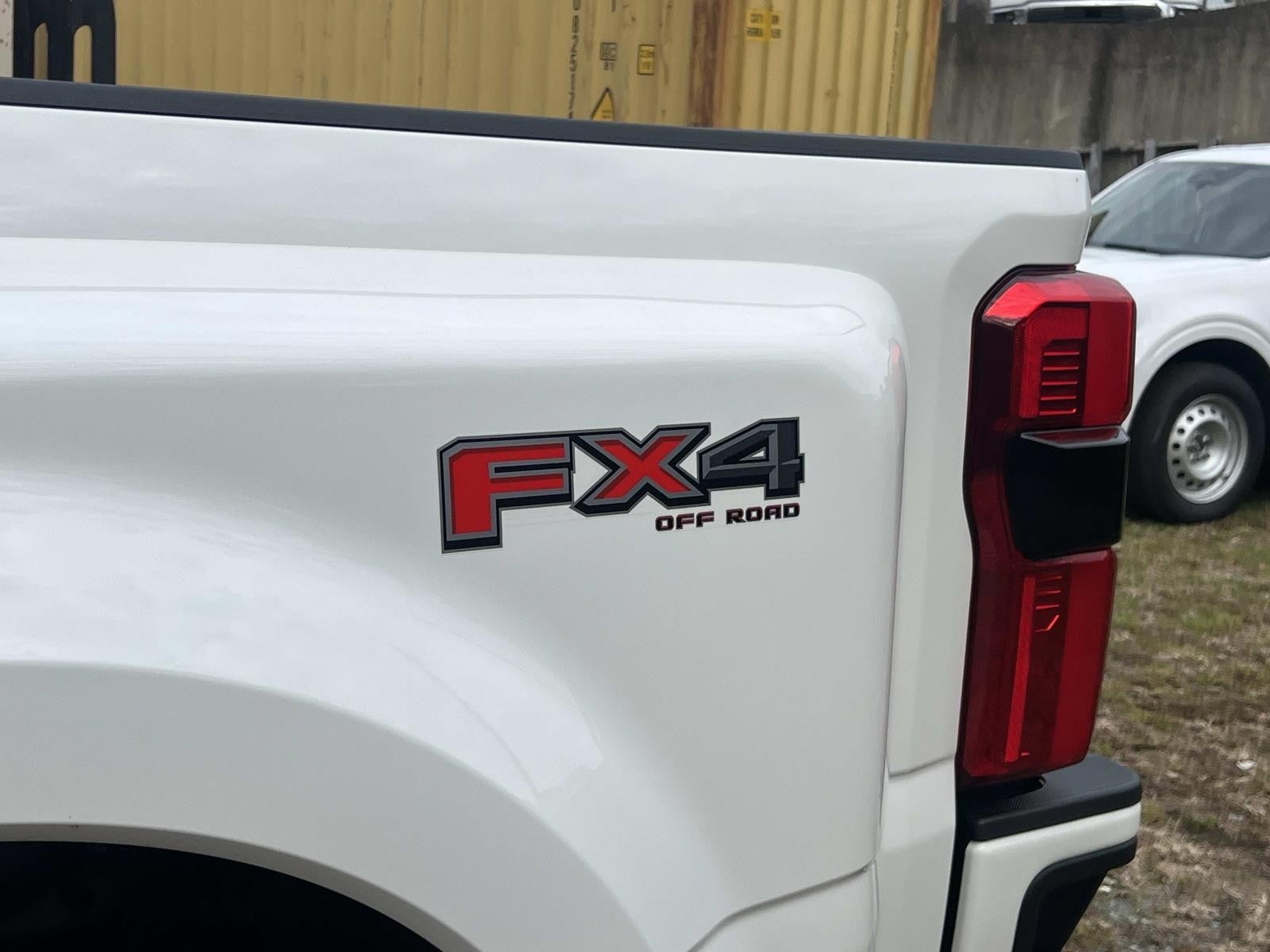 2026 Ford Super Duty F-350 DRW PLATINUM 4WD CREW CAB 8'