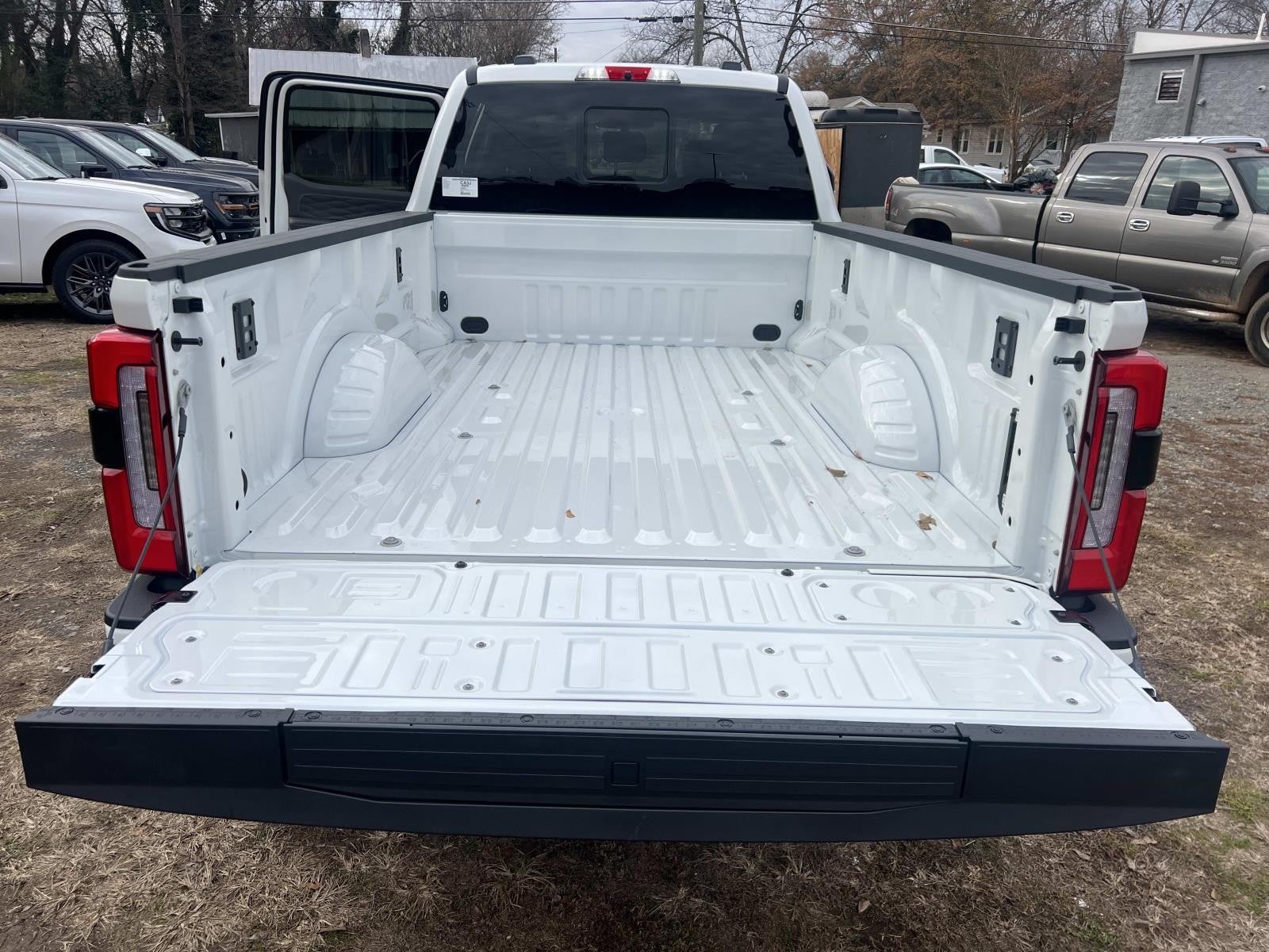 2026 Ford Super Duty F-350 DRW PLATINUM 4WD CREW CAB 8'