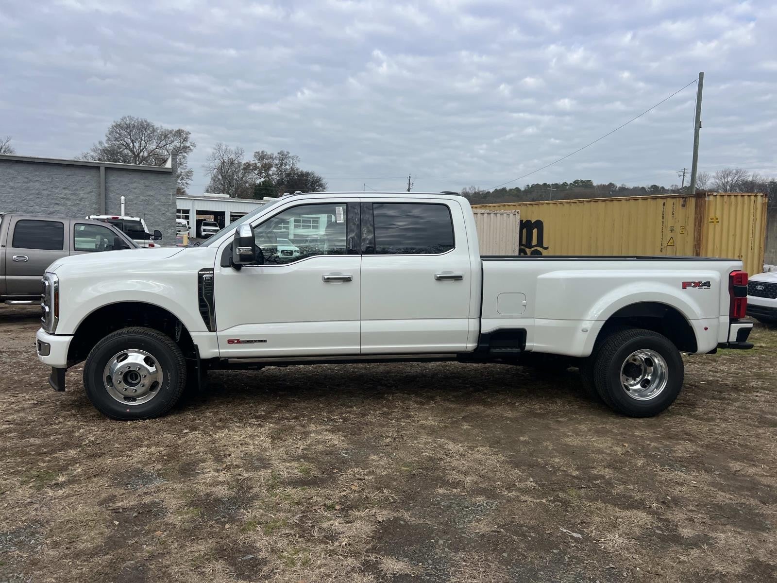 2026 Ford Super Duty F-350 DRW PLATINUM 4WD CREW CAB 8'