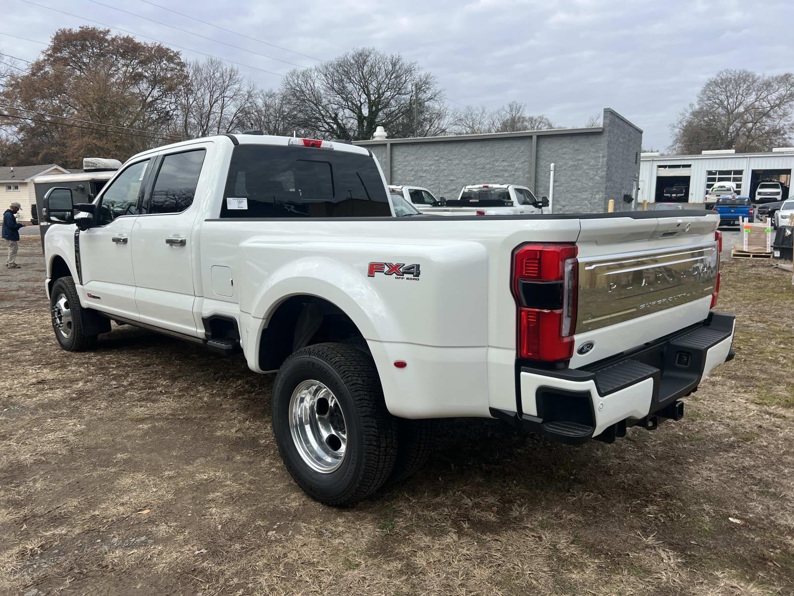 2026 Ford Super Duty F-350 DRW PLATINUM 4WD CREW CAB 8'