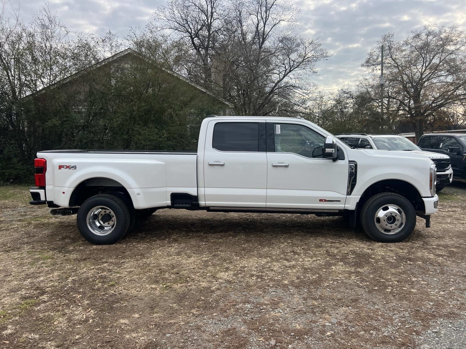 2026 Ford Super Duty F-350 DRW PLATINUM 4WD CREW CAB 8'