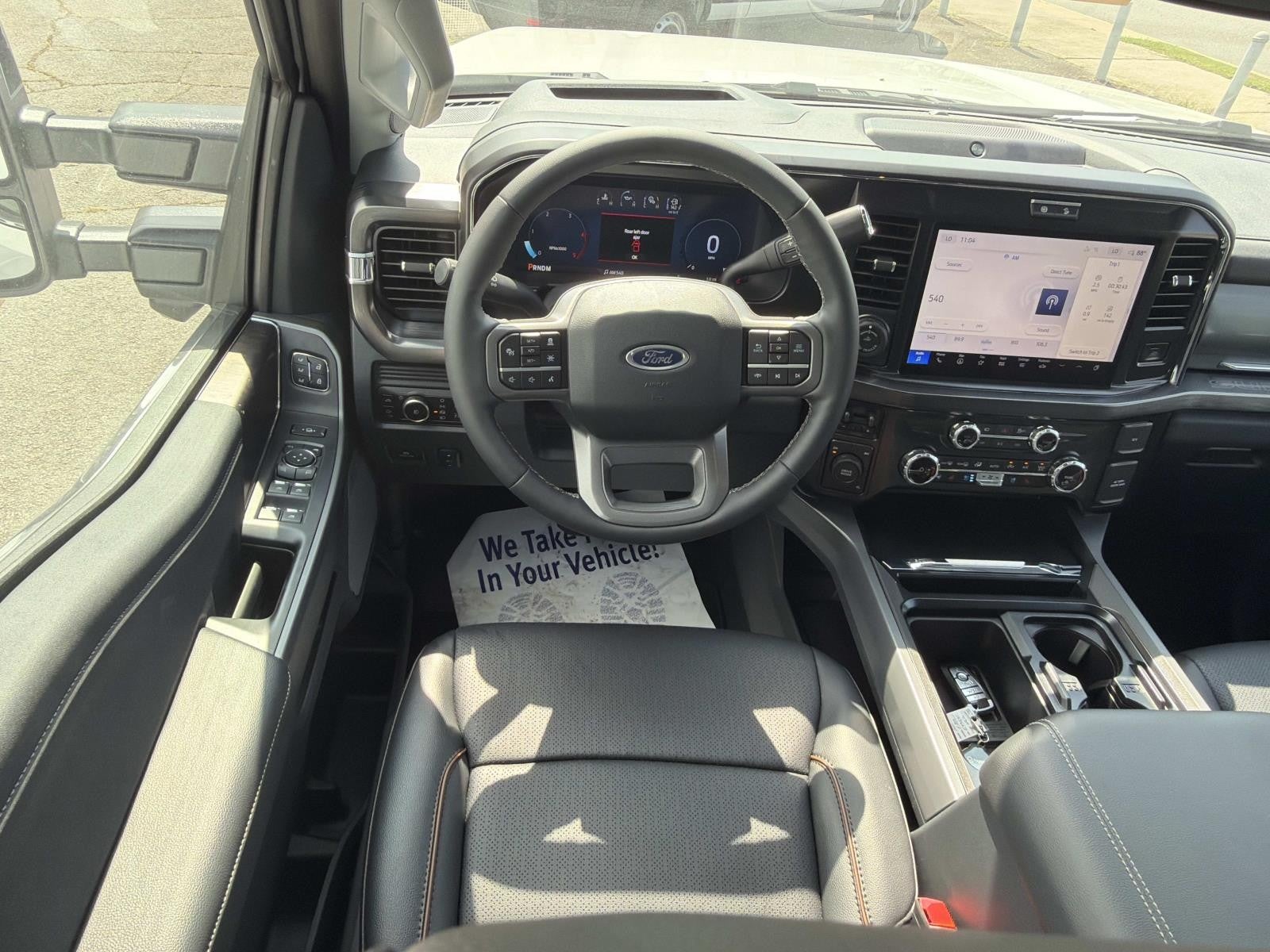 2026 Ford Super Duty F-350 DRW LARIAT 4WD CREW CAB 8' BO