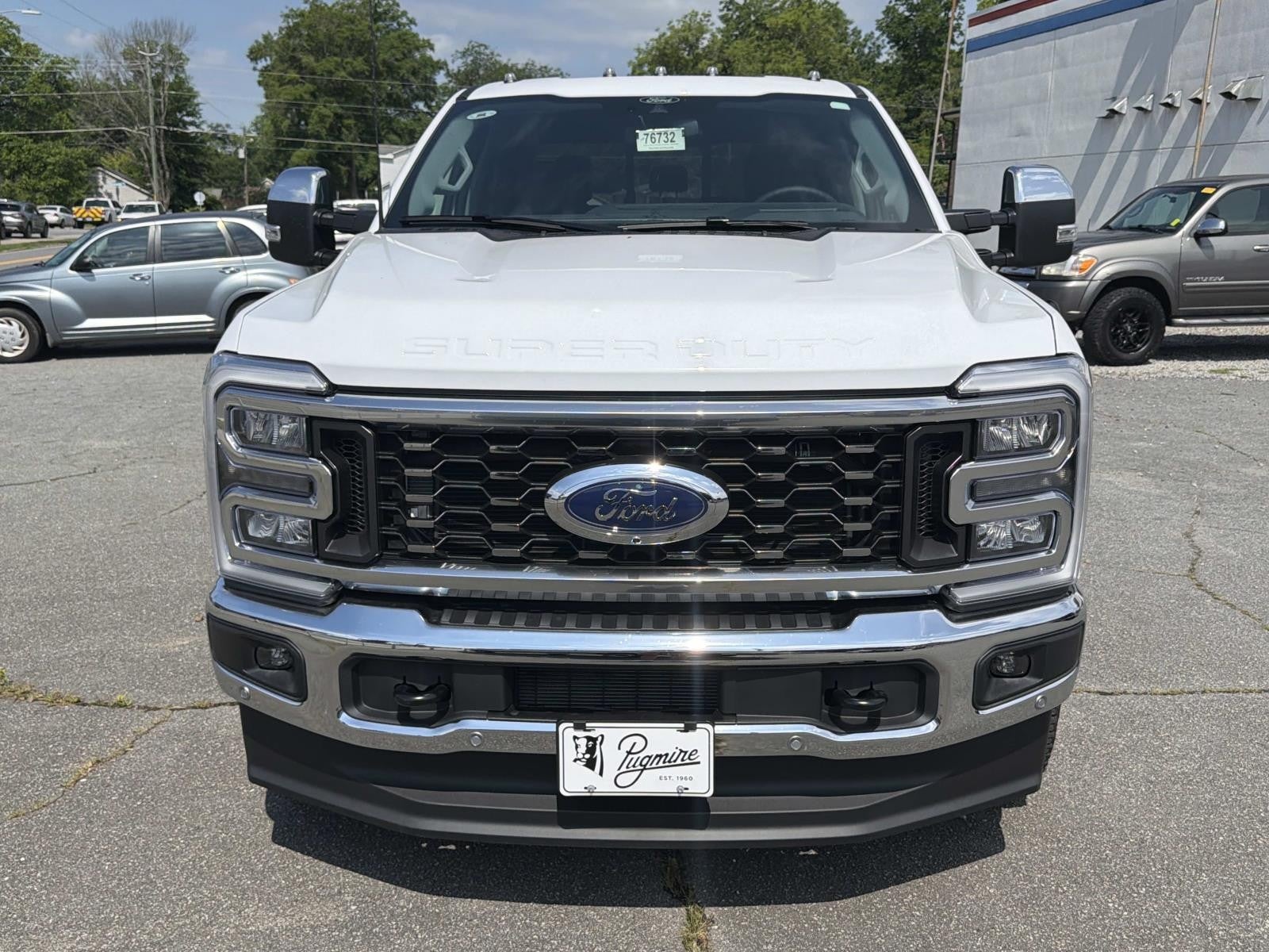 2026 Ford Super Duty F-350 DRW LARIAT 4WD CREW CAB 8' BO