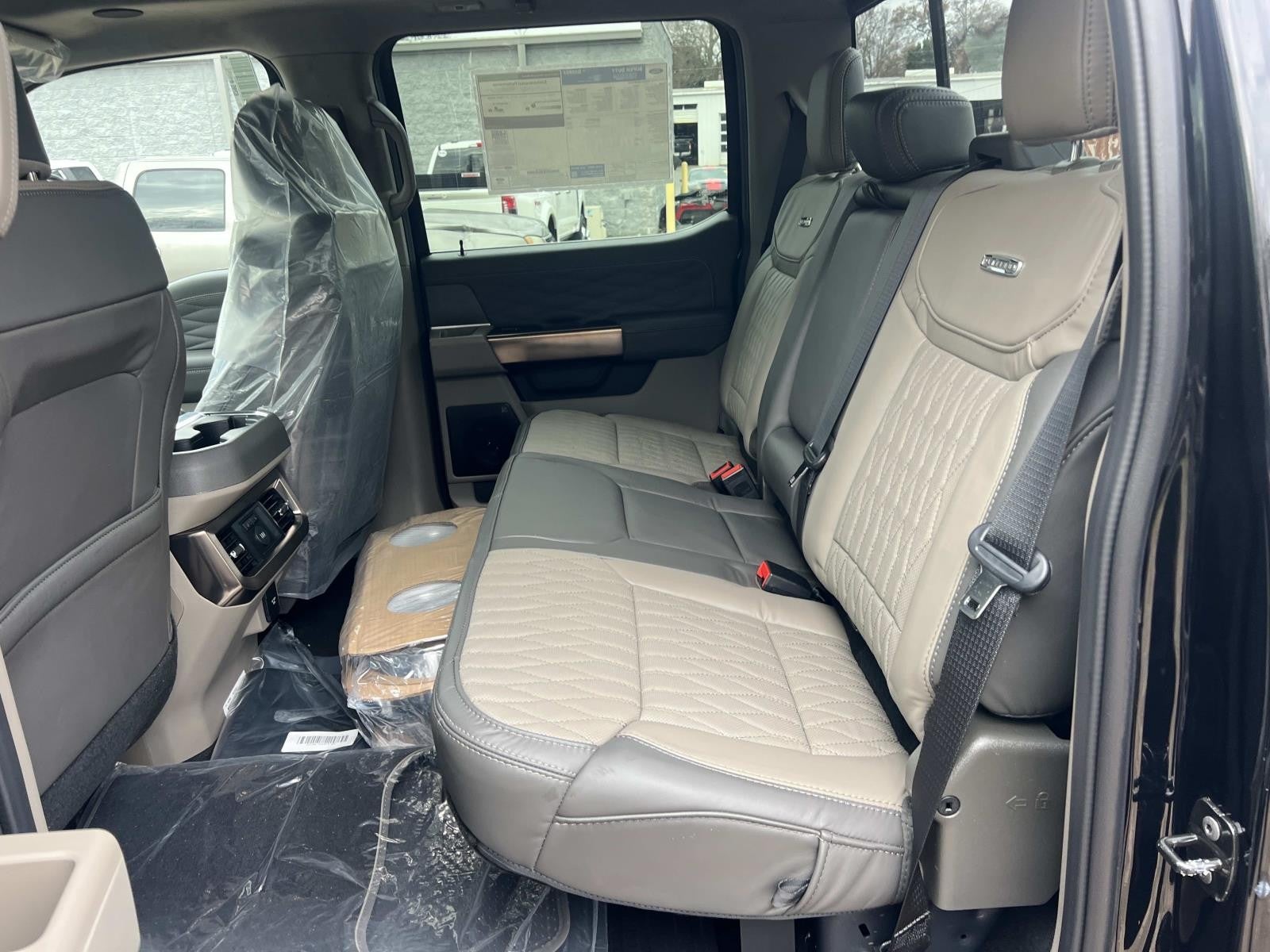 2026 Ford Super Duty F-350 DRW PLATINUM 4WD CREW CAB 8'