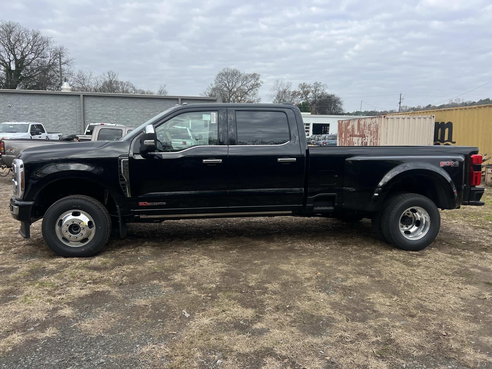 2026 Ford Super Duty F-350 DRW PLATINUM 4WD CREW CAB 8'