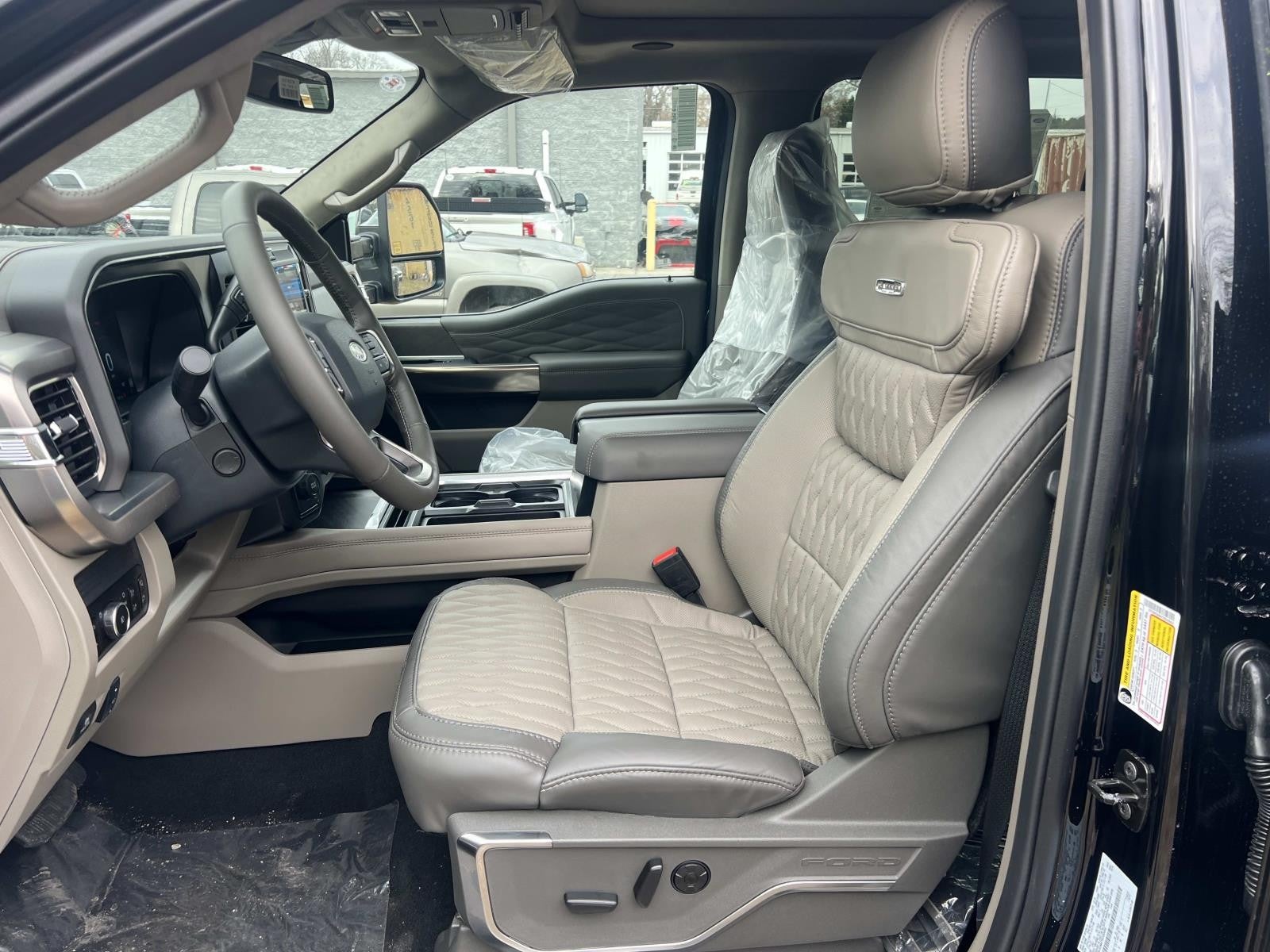 2026 Ford Super Duty F-350 DRW PLATINUM 4WD CREW CAB 8'