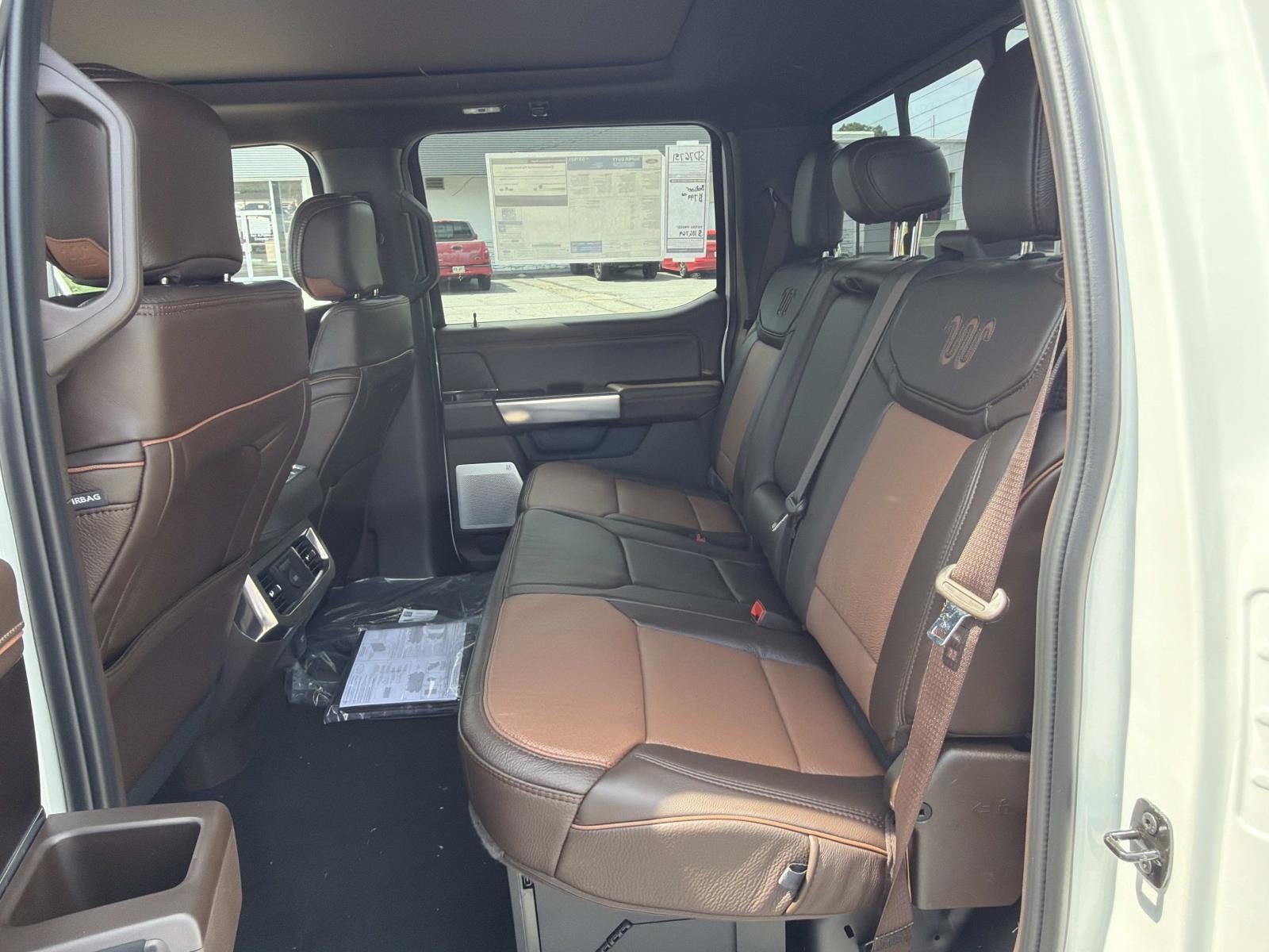 2026 Ford Super Duty F-350 DRW KING R 4WD CREW CAB 8' BO