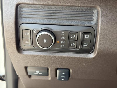 2026 Ford Super Duty F-350 DRW KING R 4WD CREW CAB 8' BO