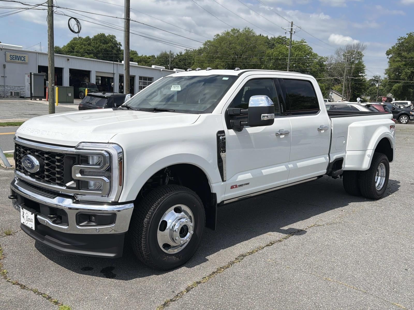 2026 Ford Super Duty F-350 DRW KING R 4WD CREW CAB 8' BO