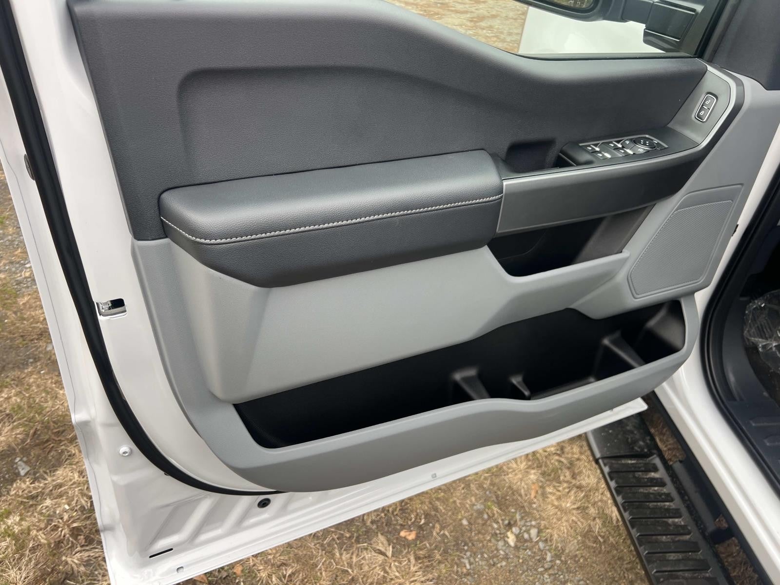 2026 Ford Super Duty F-350 DRW XL 4WD CREW CAB 8' BOX