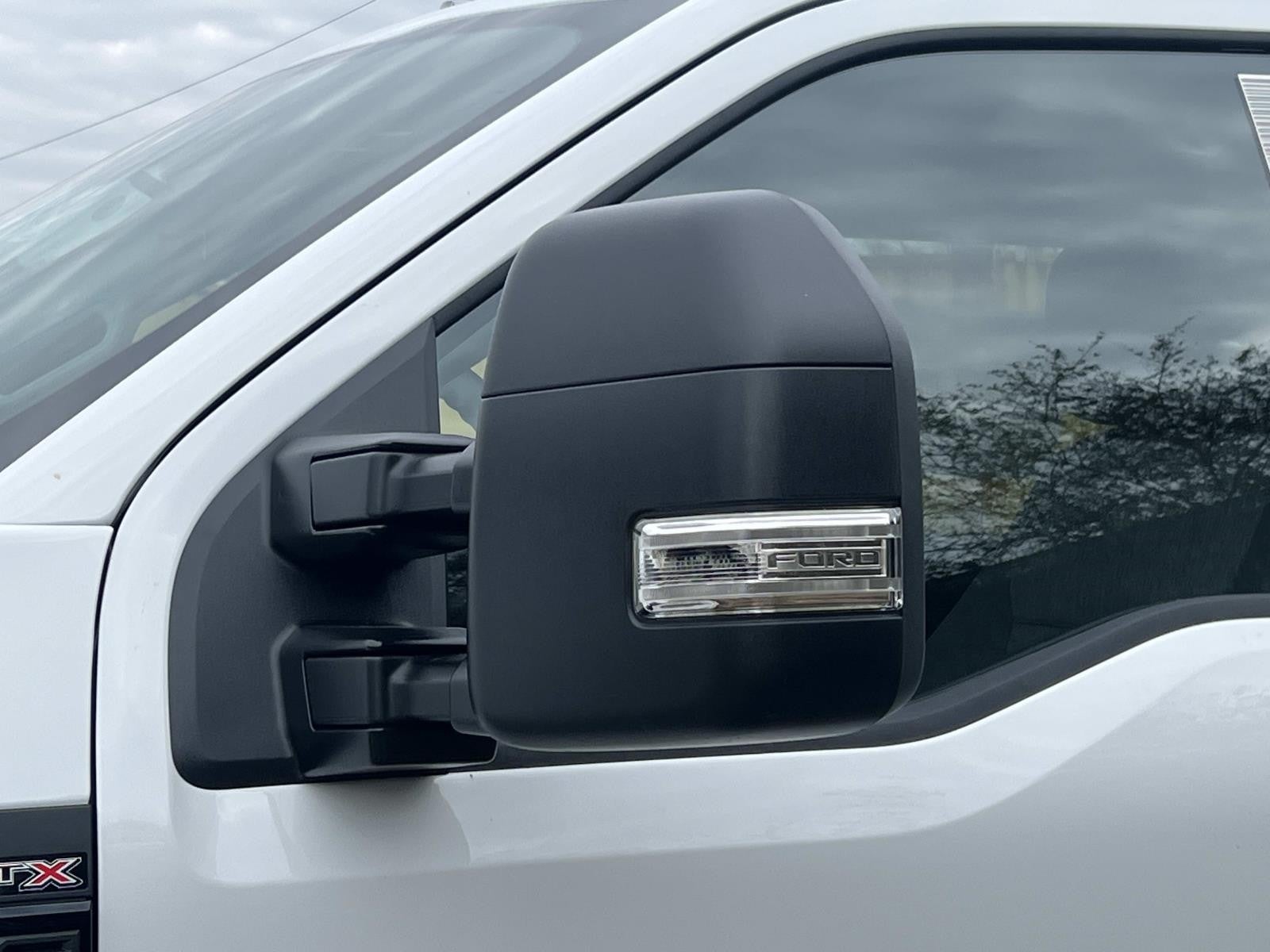 2026 Ford Super Duty F-350 DRW XL 4WD CREW CAB 8' BOX