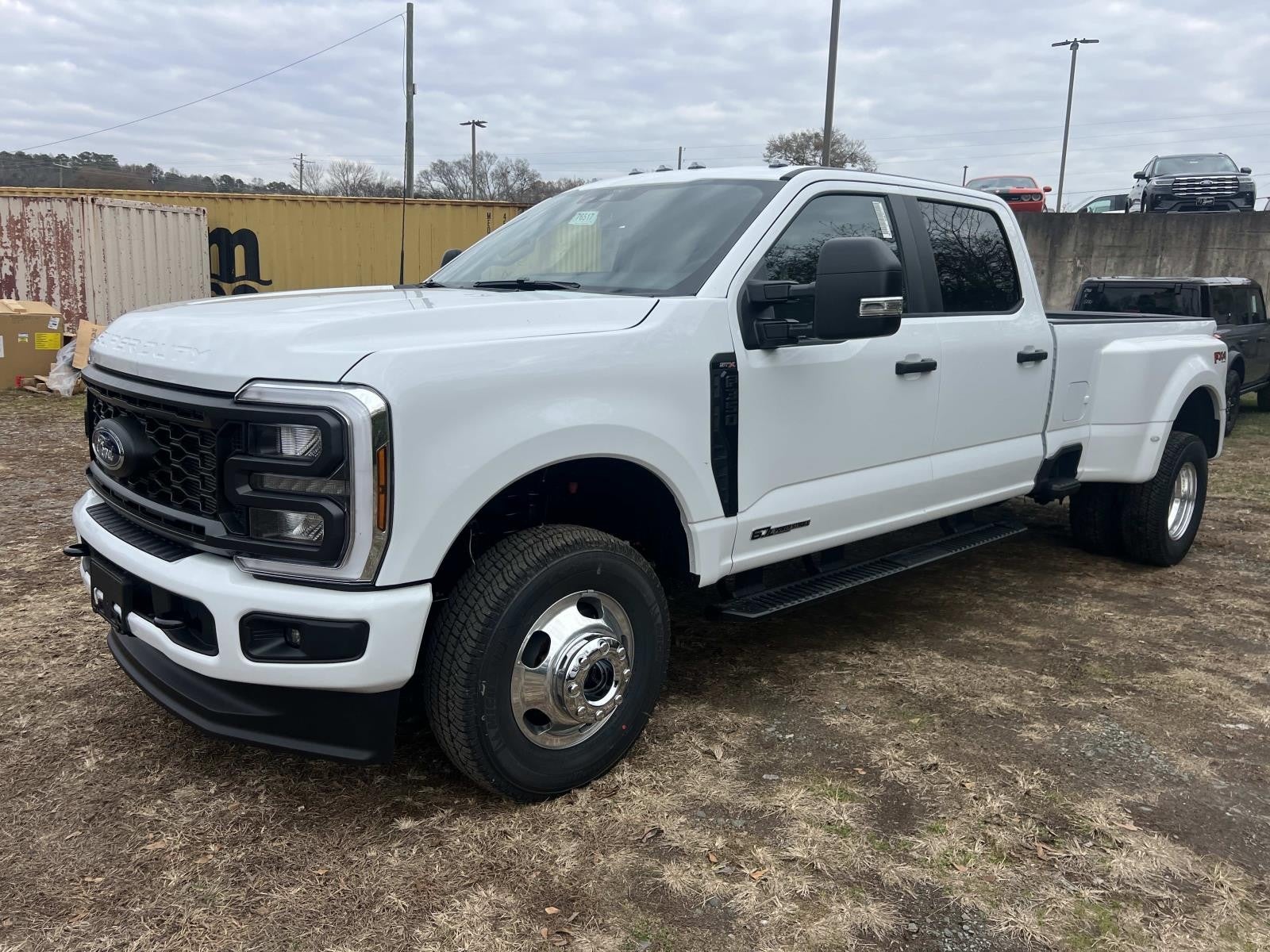 2026 Ford Super Duty F-350 DRW XL 4WD CREW CAB 8' BOX
