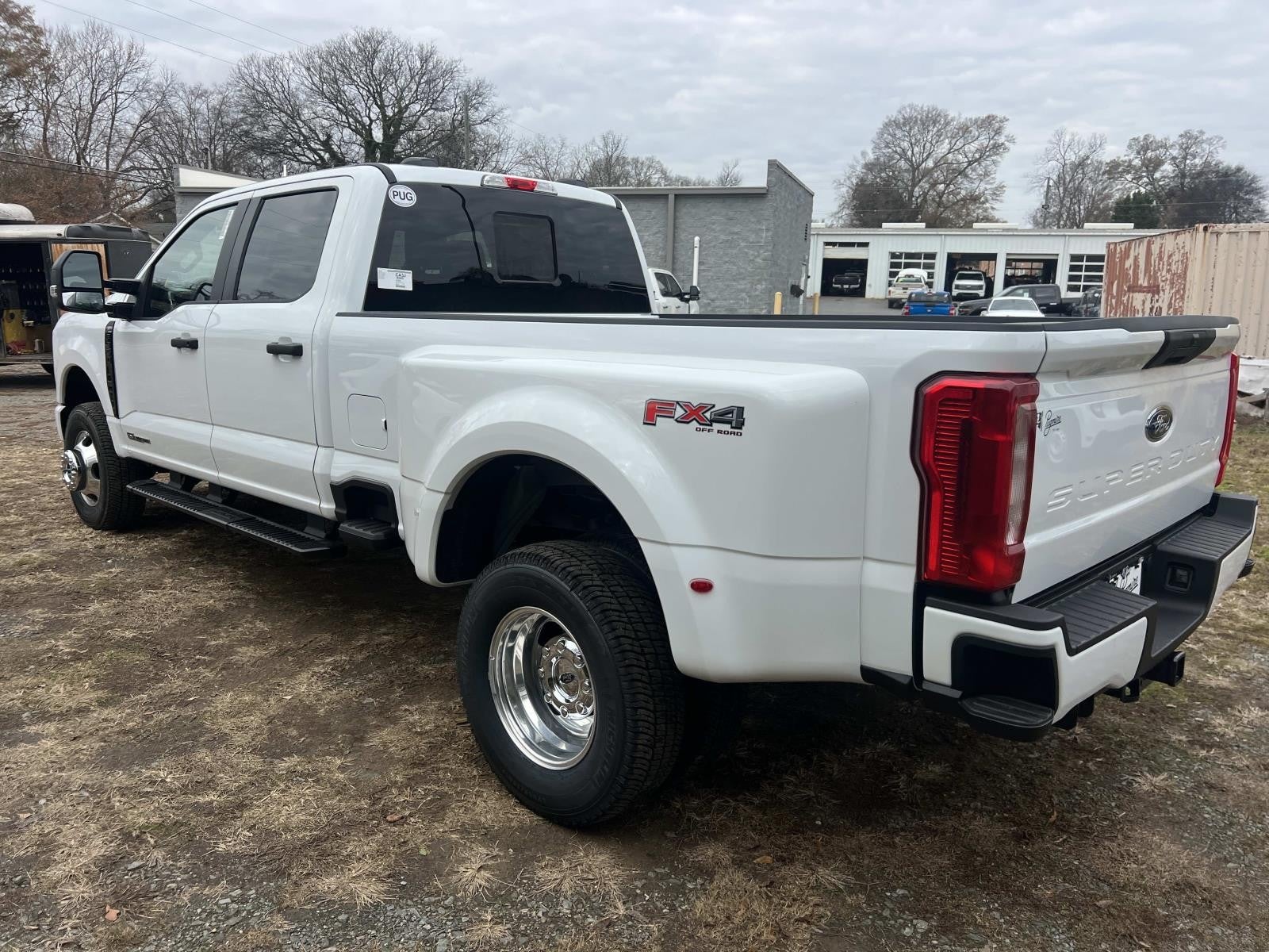 2026 Ford Super Duty F-350 DRW XL 4WD CREW CAB 8' BOX