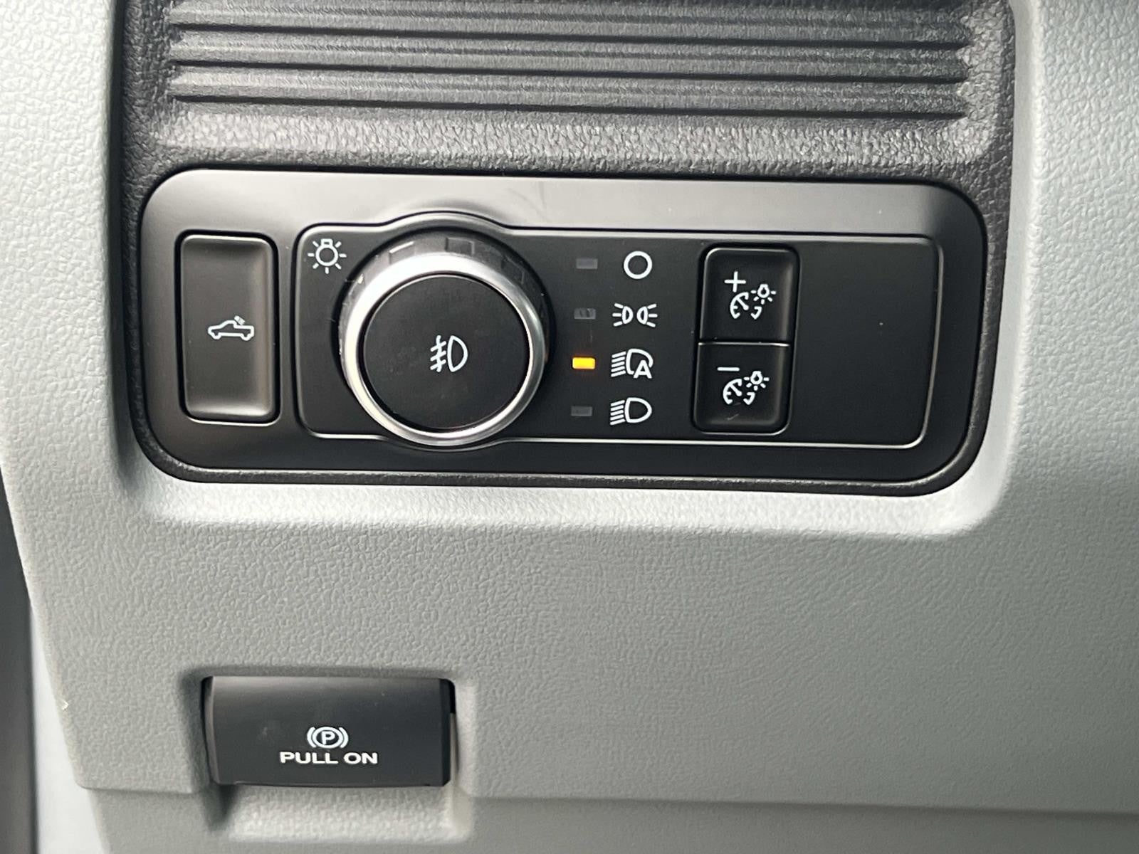 2026 Ford Super Duty F-350 DRW XL 4WD CREW CAB 8' BOX