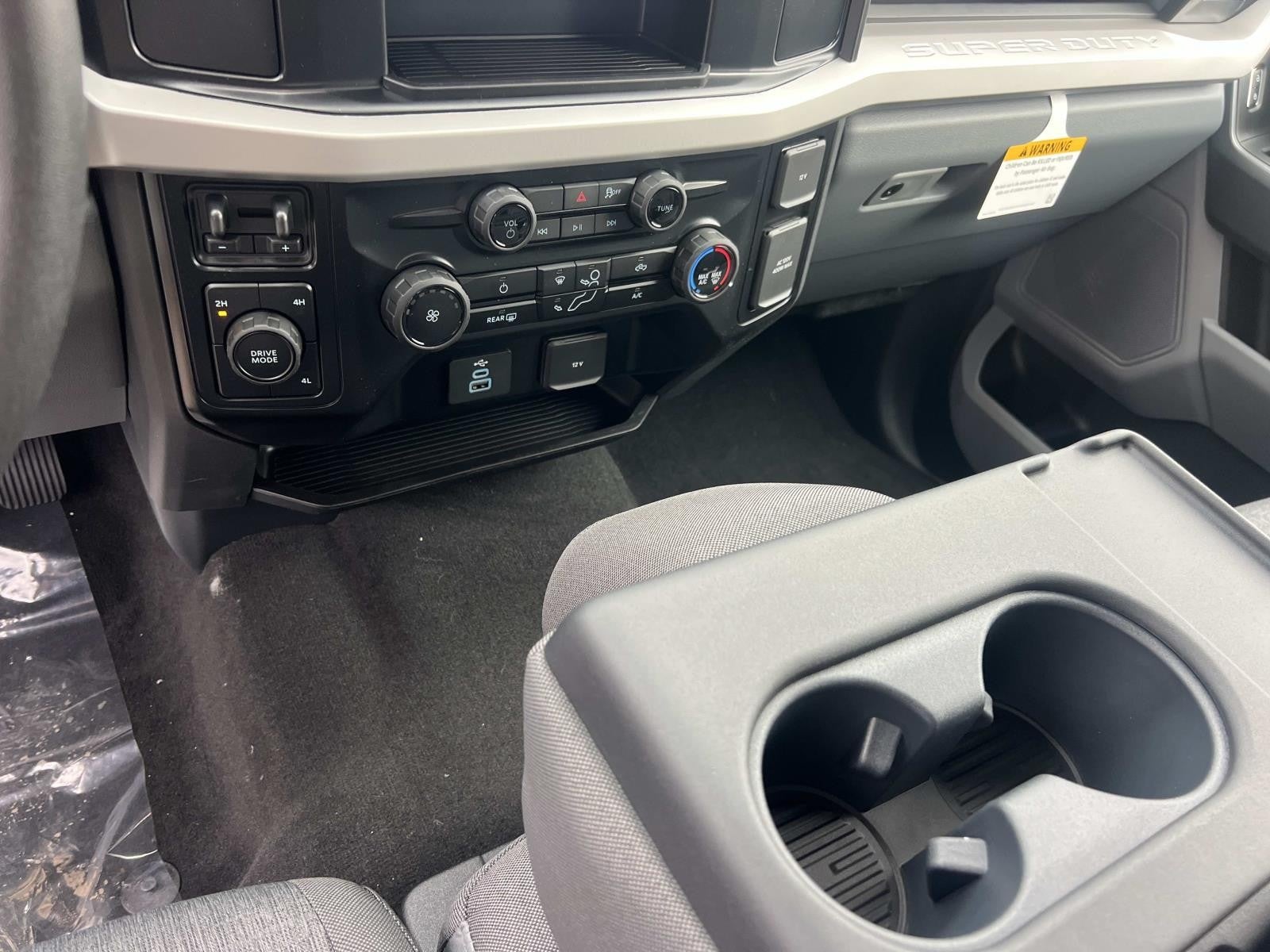 2026 Ford Super Duty F-350 DRW XL 4WD CREW CAB 8' BOX