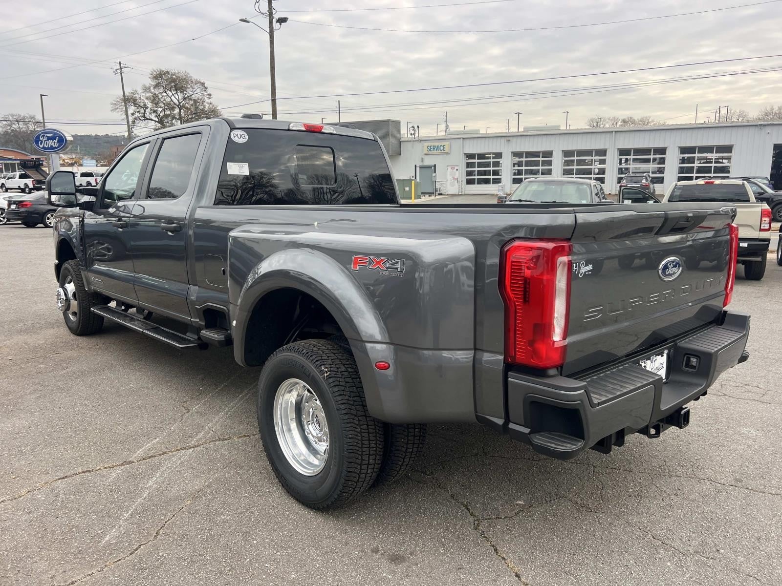 2026 Ford Super Duty F-350 DRW XL 4WD CREW CAB 8' BOX