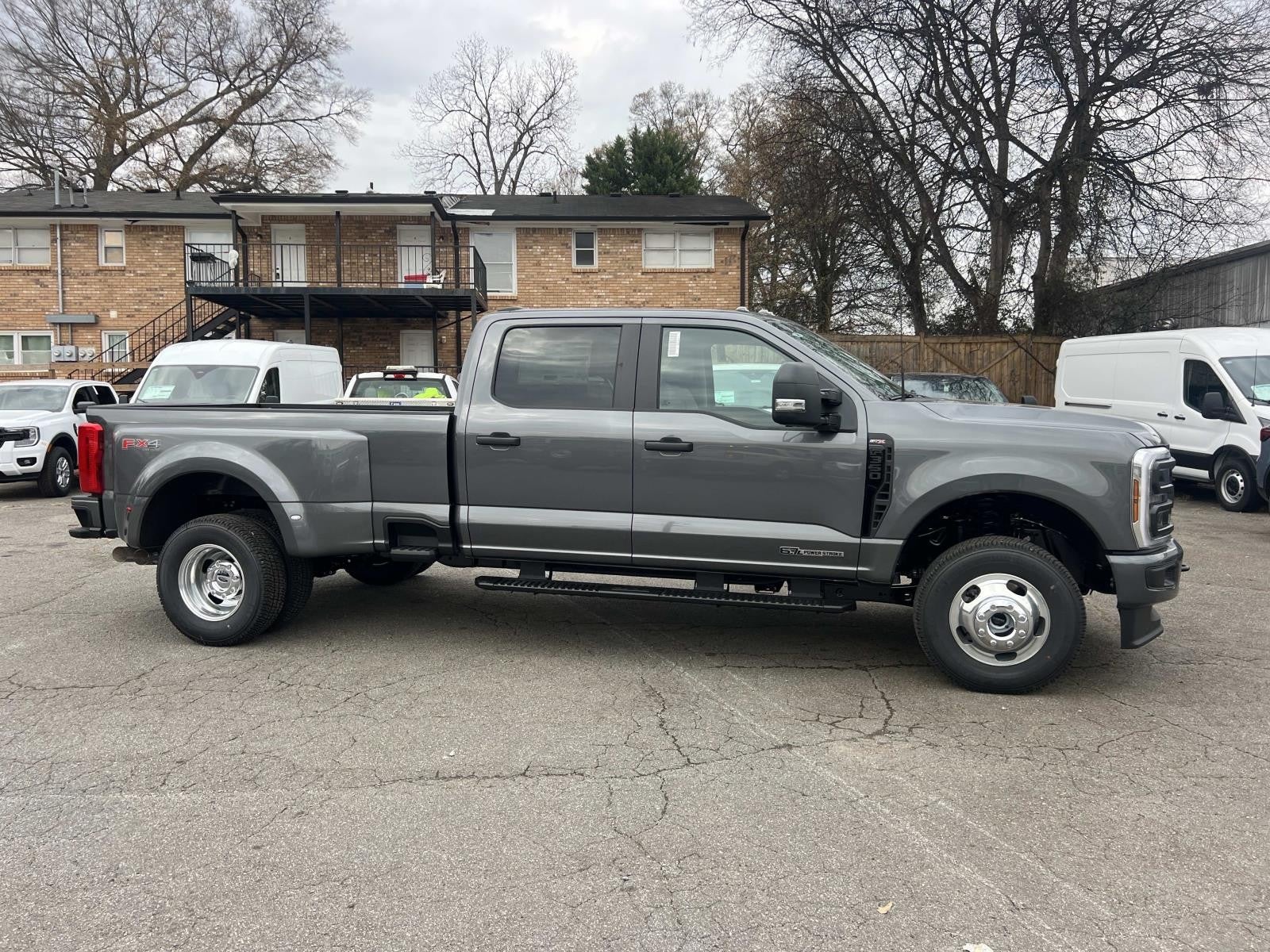 2026 Ford Super Duty F-350 DRW XL 4WD CREW CAB 8' BOX